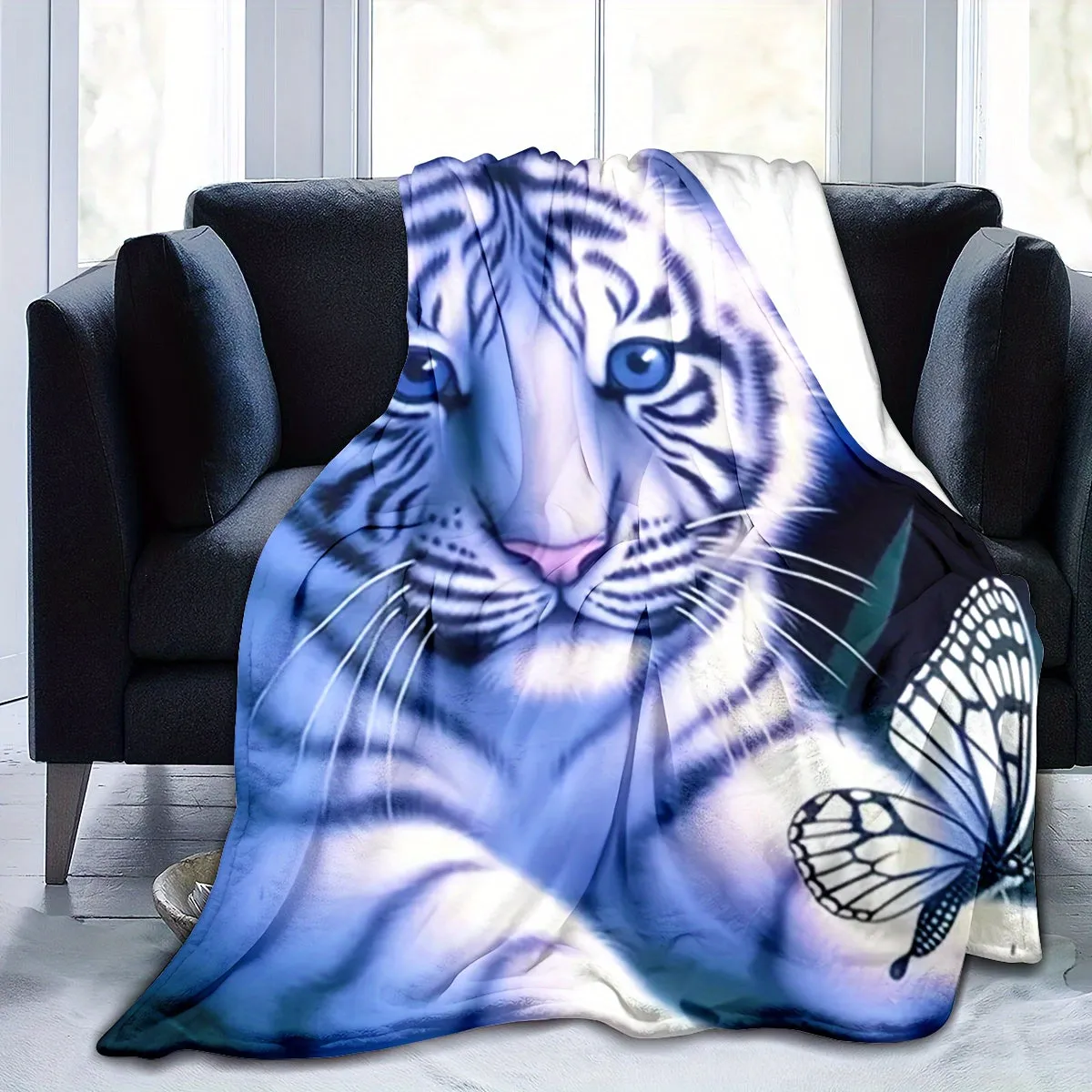 1pc Cute Little White Tiger Printed Flannel Blanket For Sofa, Bed, Office Shawl, Wild Camping Multi-purpose Super Soft Comfortable Blanket