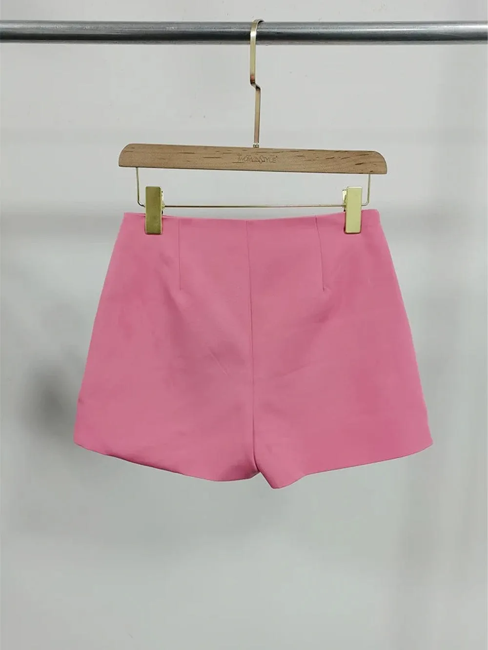 Appliques Chic Short Pant