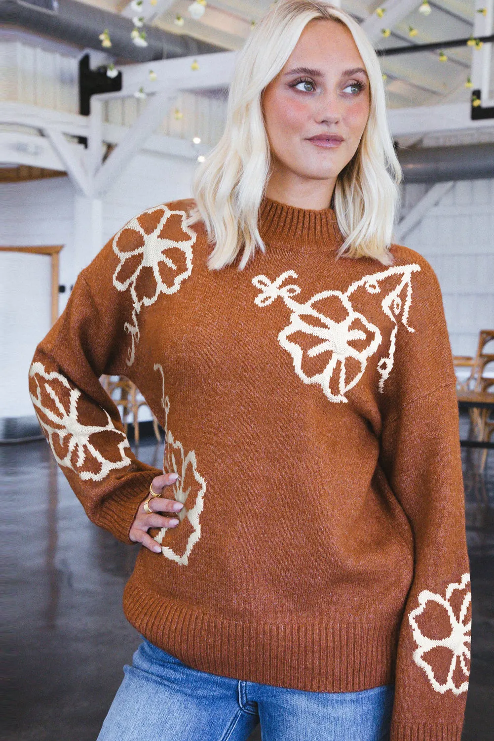 Chestnut Casual Floral Applique Knitted Round Neck Sweater