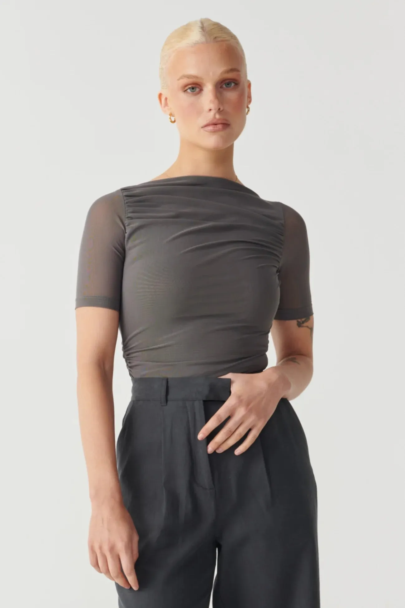 Emery Short Sleeve Top - Charcoal