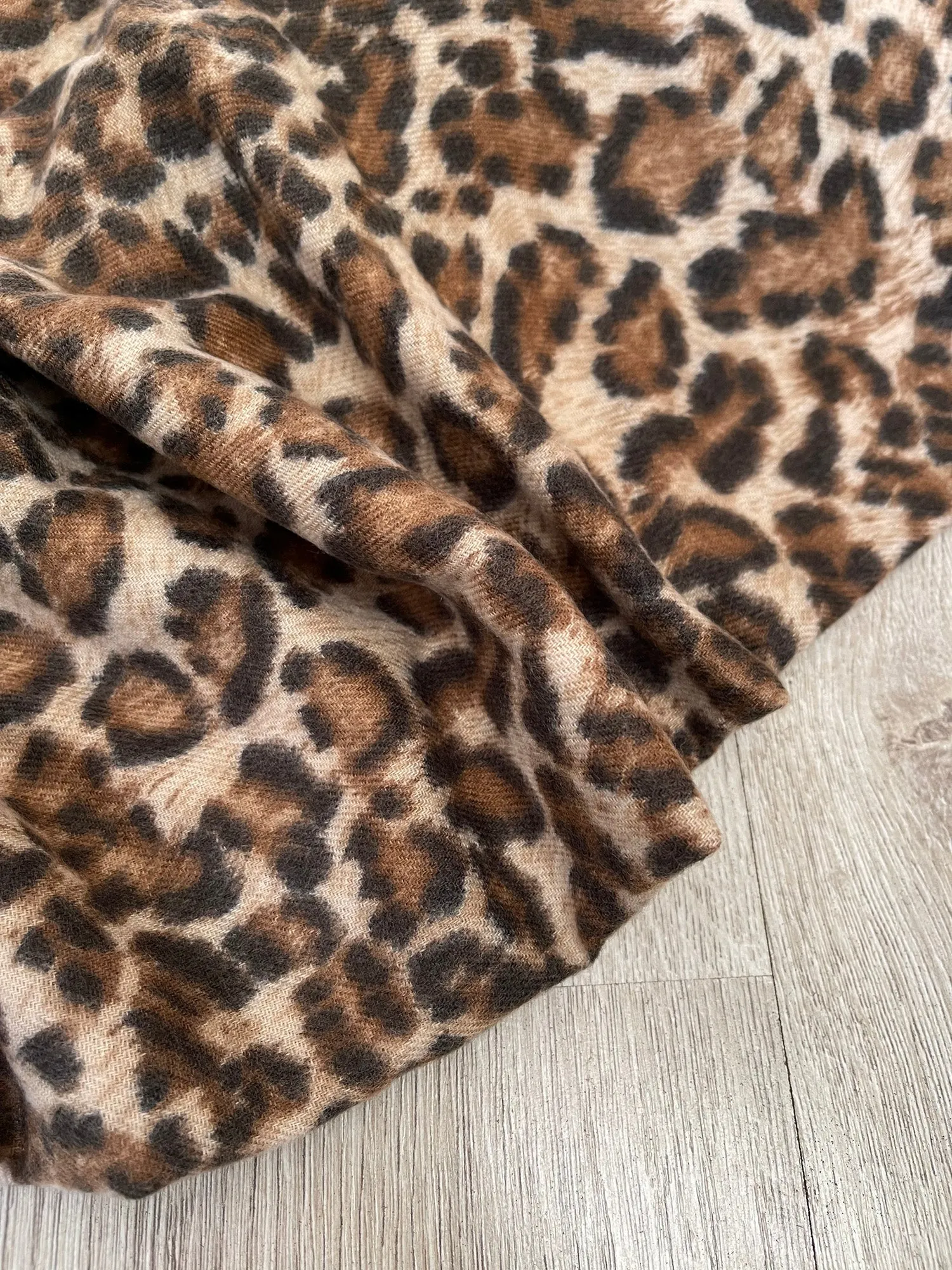 LARGE BROWN SUPER SOFT FLEECE FEEL LEOPARD PRINT SCARF