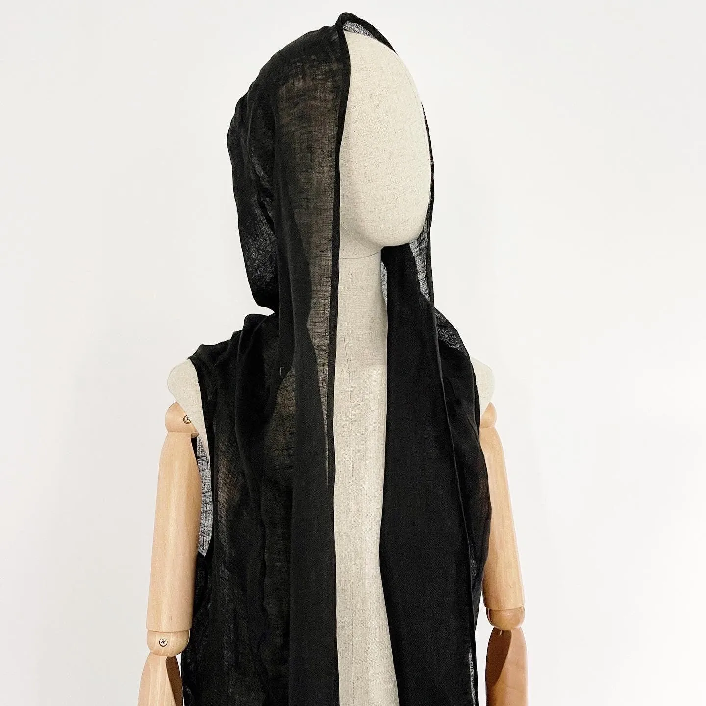 MASNADA Hooded vest