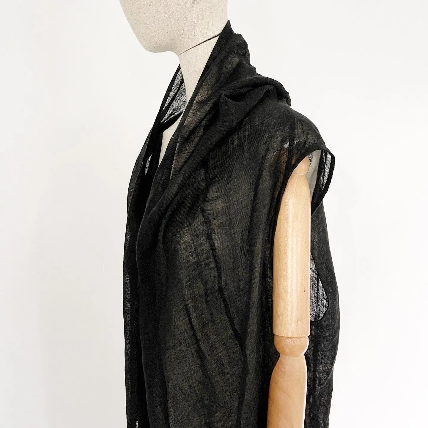 MASNADA Hooded vest