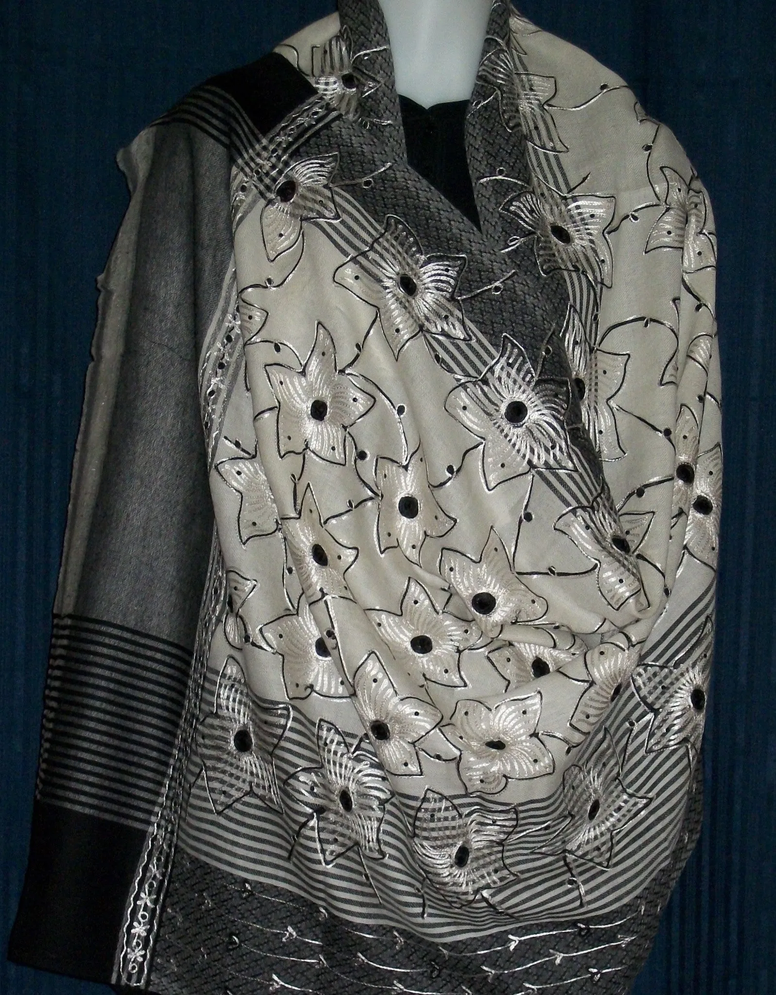 Shawl 1411 Black & White Winter Shawl Wrap Shieno Sarees