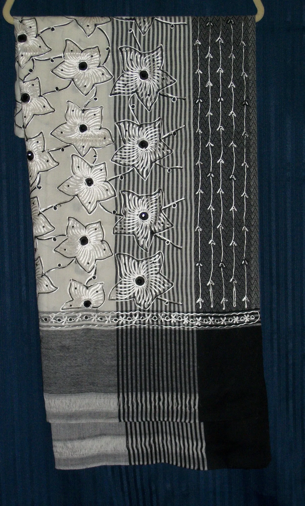 Shawl 1411 Black & White Winter Shawl Wrap Shieno Sarees