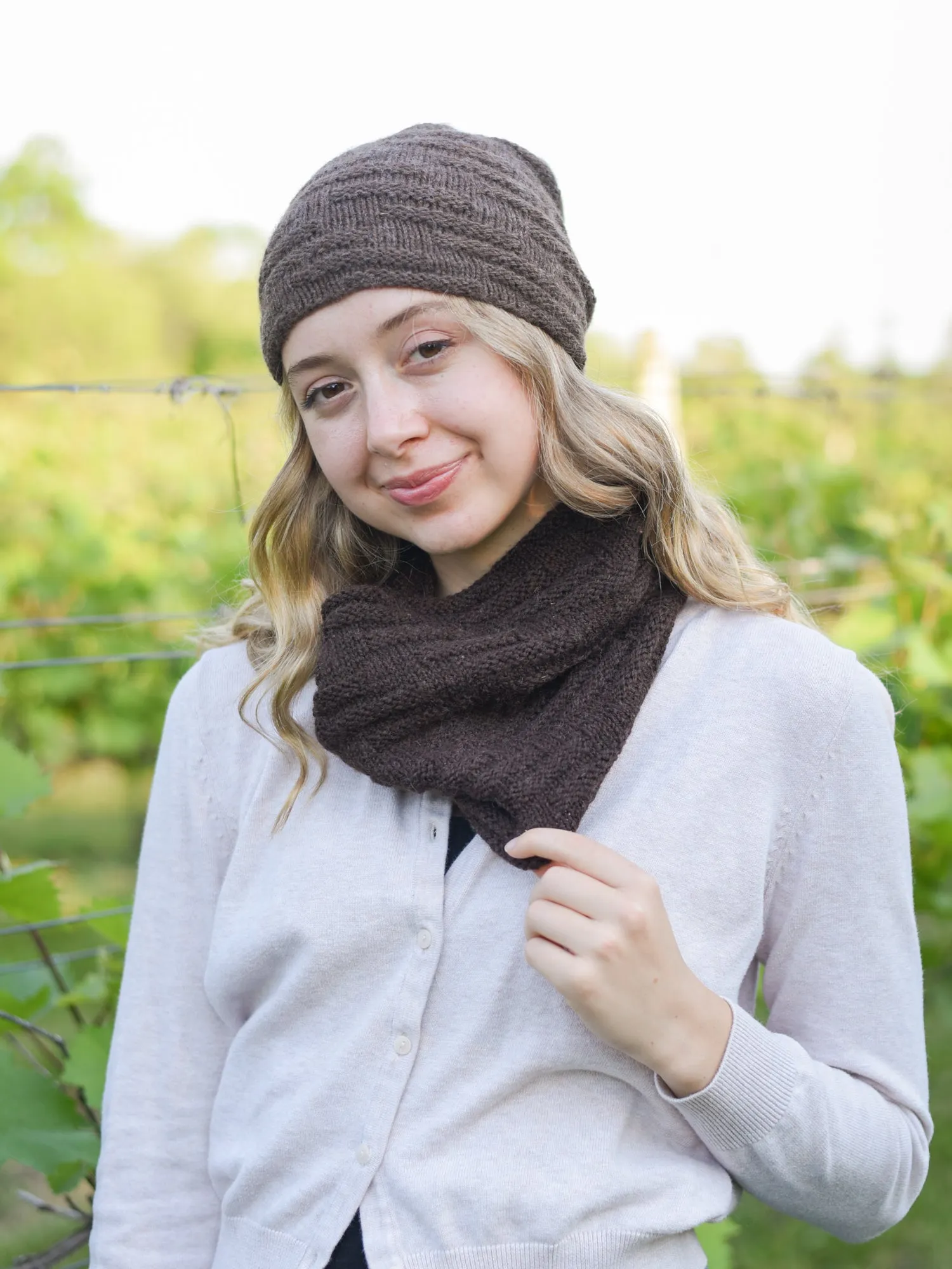 Squeeze Me Infinity Cowl <br/><small>knitting pattern</small>