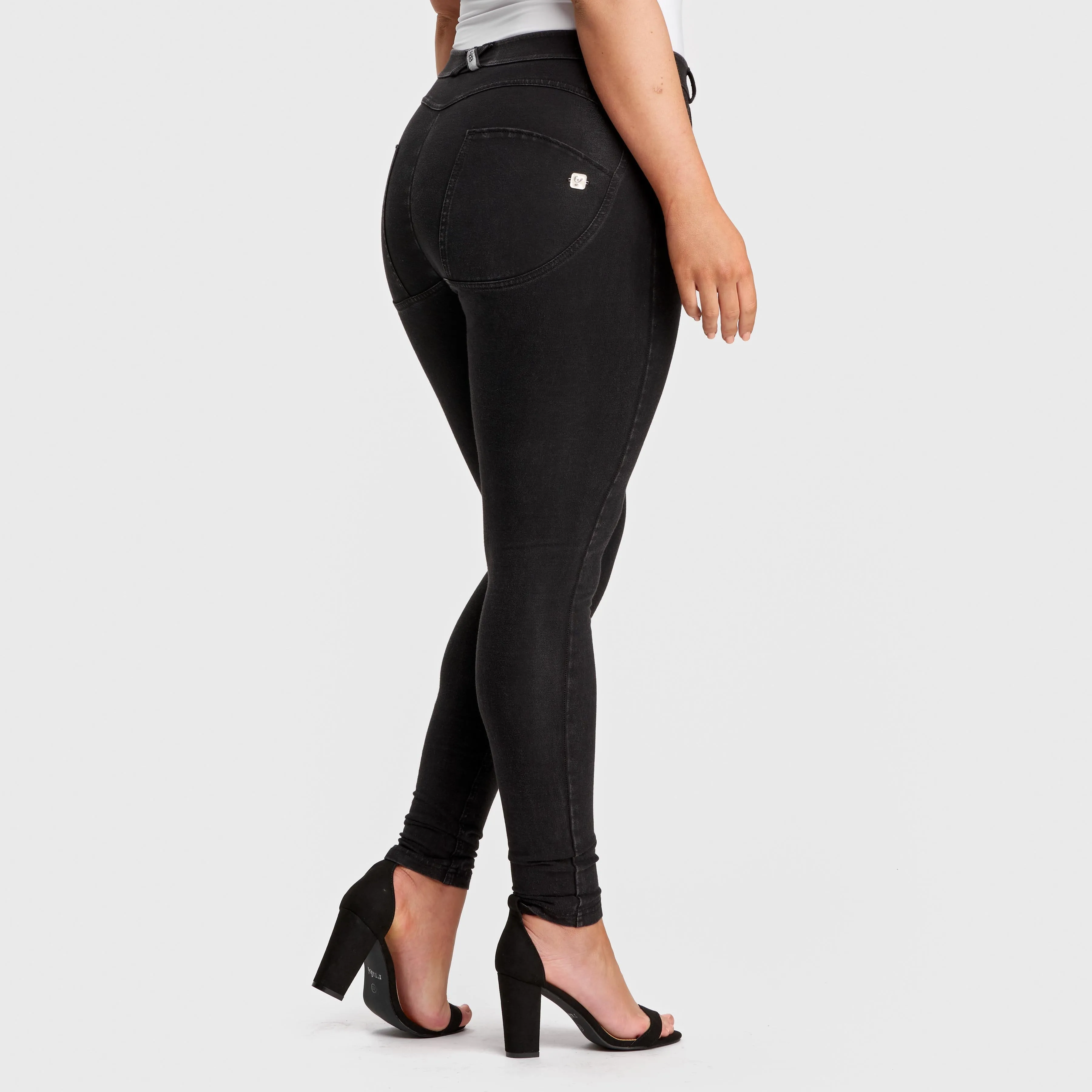 WR.UP® Curvy Denim - High Waist - Full Length - Black   Black Stitching