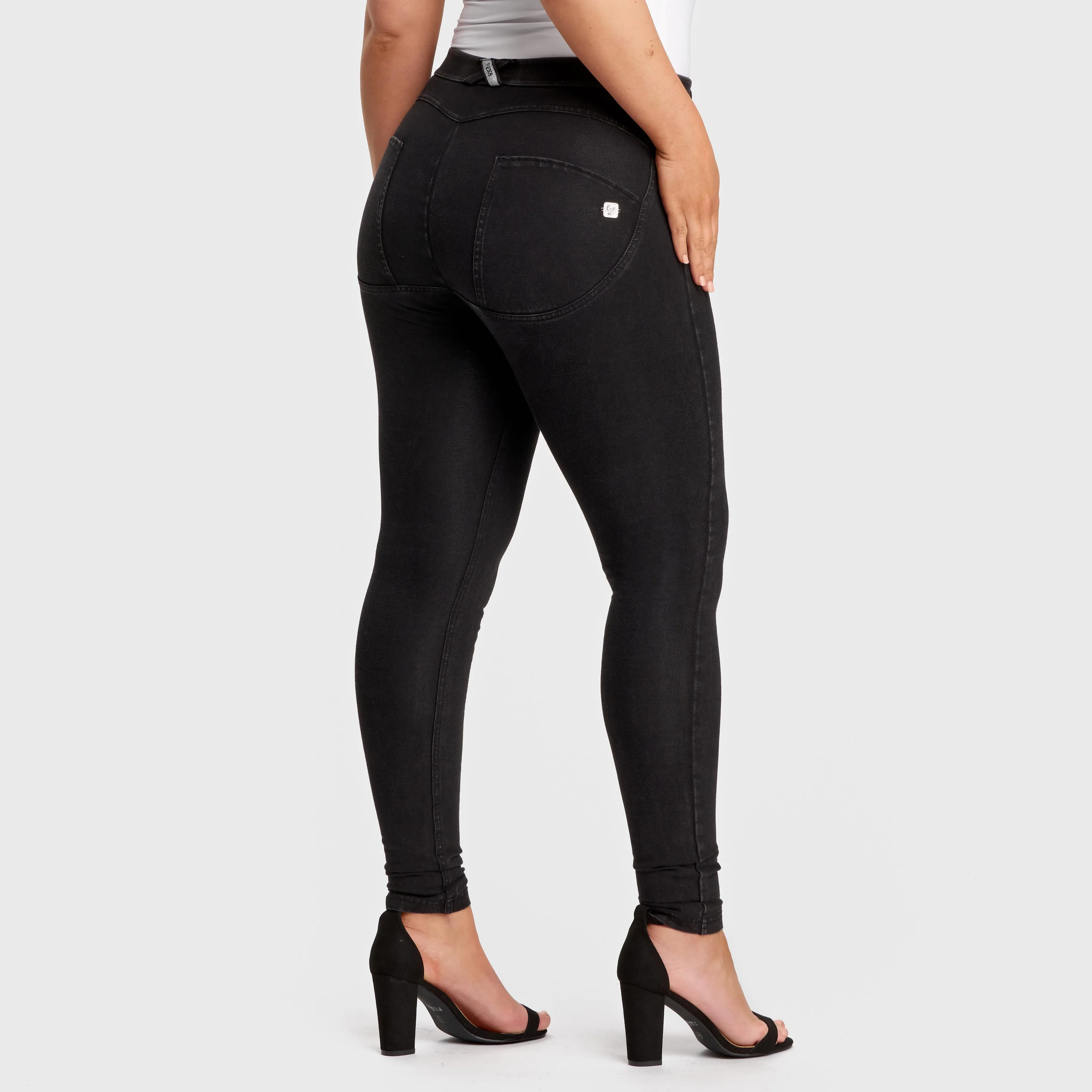 WR.UP® Curvy Denim - High Waist - Full Length - Black   Black Stitching